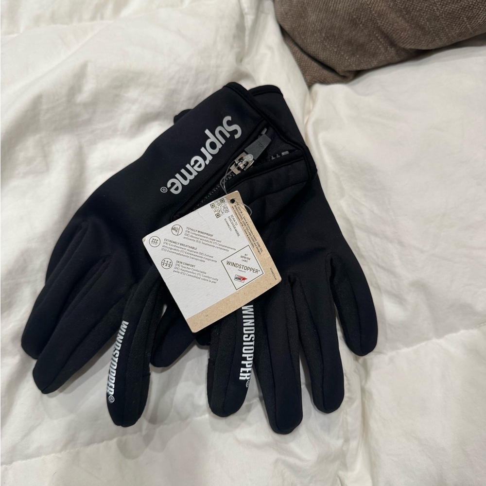 Supreme Windstopper Black Gloves